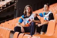 易游体育公司-瓦伦西亚球员受伤，球队亟需备战(瓦伦西亚足球)