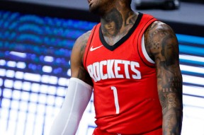 易游体育公司-沃尔回归助攻造神奇逆转，球队庆祝胜利的简单介绍