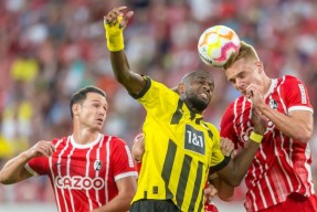 易游体育公司-包含德甲劲旅磕磕绊绊，暂时陷入困境的词条