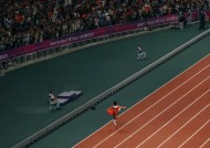 易游体育公司-挑战极限！队伍在赛场上全力拼搏，向胜利迈进的简单介绍