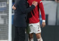 易游体育-沃特福德客场惜败曼城，遭遇两连败