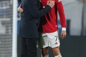 易游体育-沃特福德客场惜败曼城，遭遇两连败