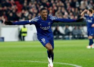 易游体育官网-包含巴黎圣日耳曼主场胜利，稳坐积分榜首的词条