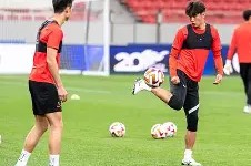 易游体育赛事中心-上海上港胜平负占据积分榜前二位的简单介绍