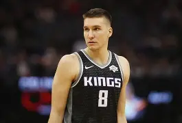 关于国王队在客场比赛中力挫对手,取得战略上的胜利的信息 关于国王队在客场比赛中力挫对手,取得战略上的胜利的信息