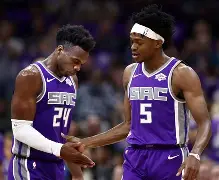 关于国王队在客场比赛中力挫对手,取得战略上的胜利的信息 关于国王队在客场比赛中力挫对手,取得战略上的胜利的信息