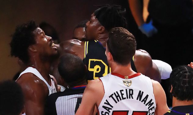 霍华德回应恶意犯规指控,称不在意的简单介绍 霍华德回应恶意犯规指控,称不在意的简单介绍