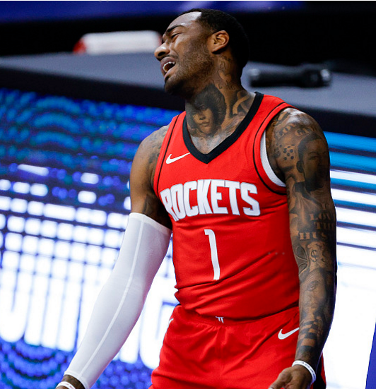 沃尔回归助攻造神奇逆转,球队庆祝胜利的简单介绍 沃尔回归助攻造神奇逆转,球队庆祝胜利的简单介绍