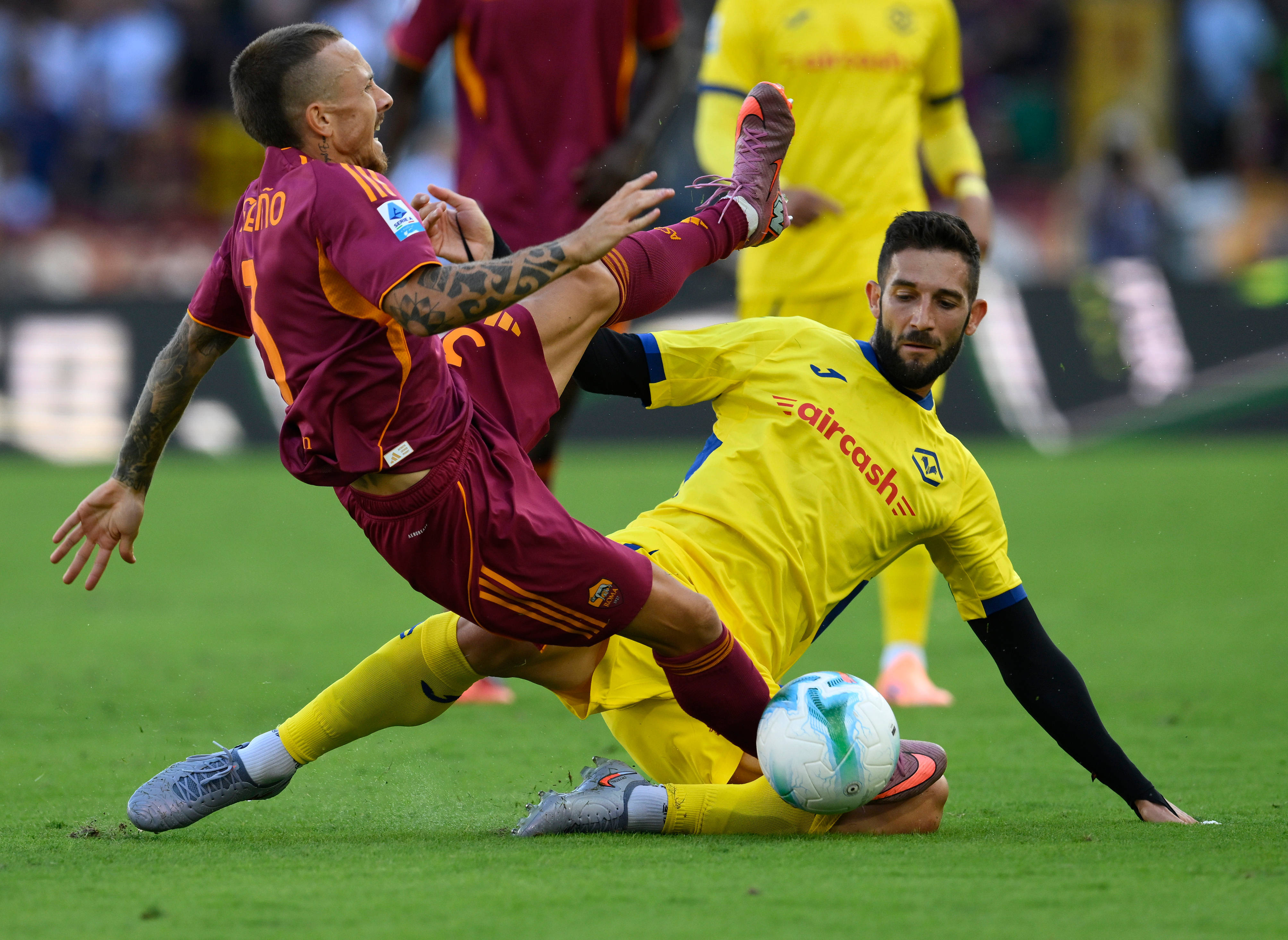 关于葡超球队引进西班牙中场，提升中场控制力的信息