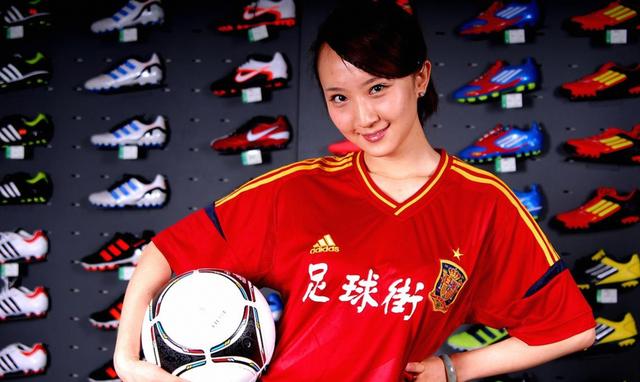 女足教练解读战术，球队备战高级别比赛(女足主教练选拔)