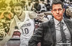 卢克肖踢中卫